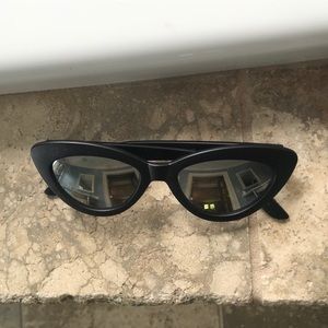 Trendy black reflective sunglasses